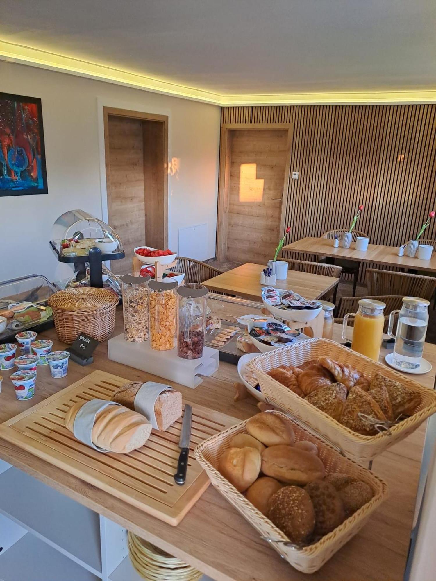 Hotel Rhin Inn Fehrbellin 외부 사진