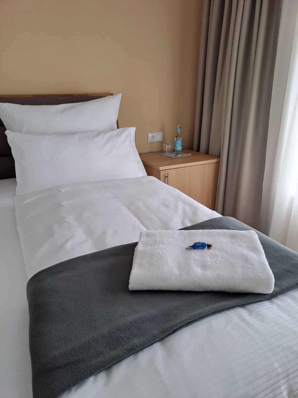 Hotel Rhin Inn Fehrbellin 외부 사진